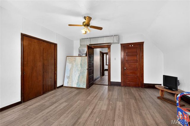5186 Vernon Avenue, St Louis, MO 63113