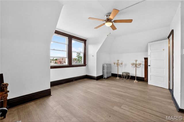 5186 Vernon Avenue, St Louis, MO 63113