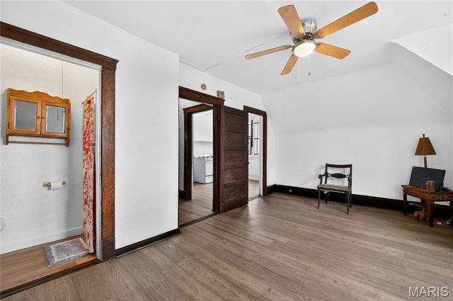 5186 Vernon Avenue, St Louis, MO 63113