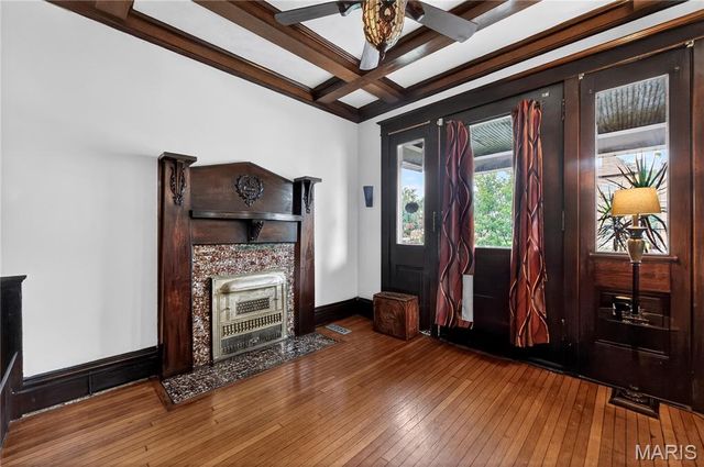 5186 Vernon Avenue, St Louis, MO 63113