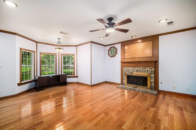 613 Seals Road, Bartonville, TX 76226