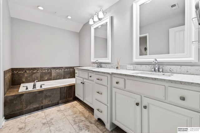 8524 Kilpatrick Parkway, Bennington, NE 68007