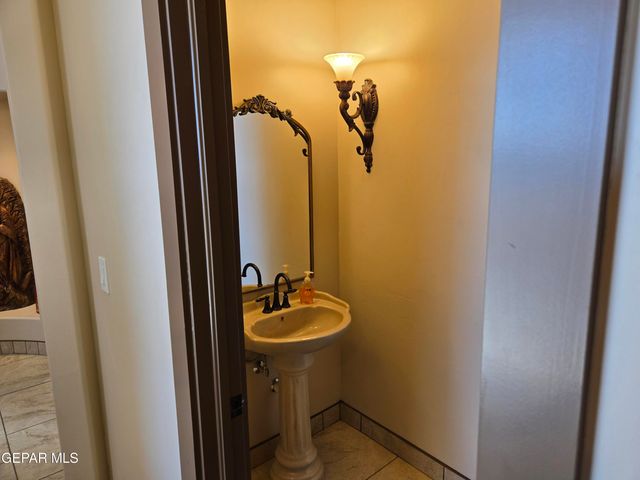 3370 Opitz Road, Anthony, NM 88021