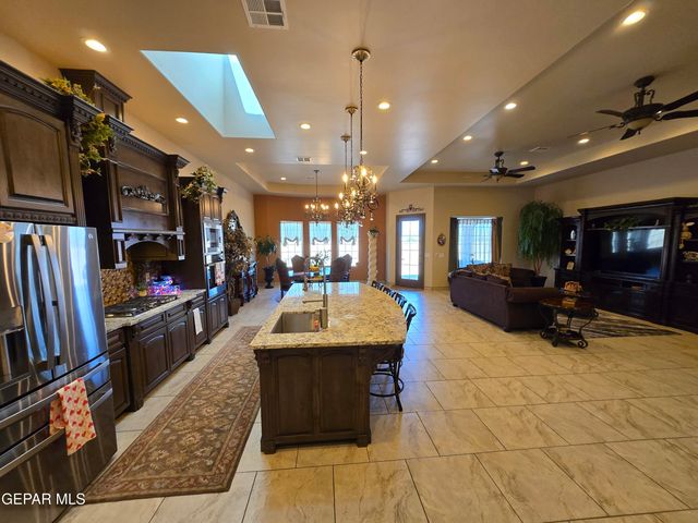 3370 Opitz Road, Anthony, NM 88021