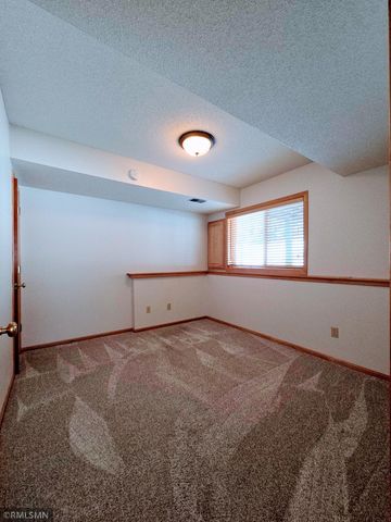 3420 Spring Glen Circle NW, Prior Lake, MN 55372