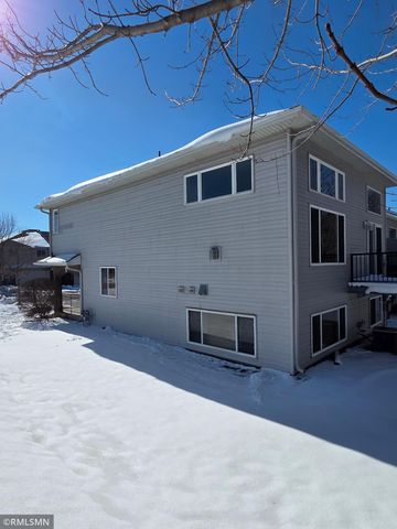 3420 Spring Glen Circle NW, Prior Lake, MN 55372
