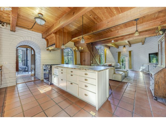 1820 E 28TH Ave, Eugene, OR 97403