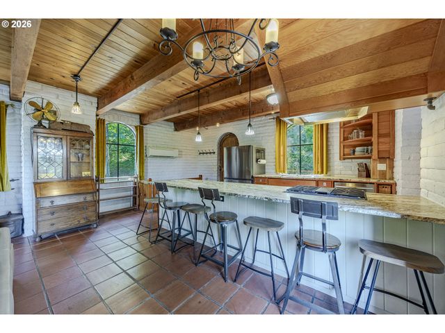 1820 E 28TH Ave, Eugene, OR 97403