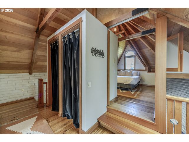 1820 E 28TH Ave, Eugene, OR 97403