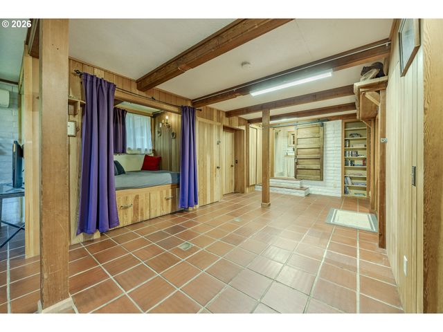 1820 E 28TH Ave, Eugene, OR 97403