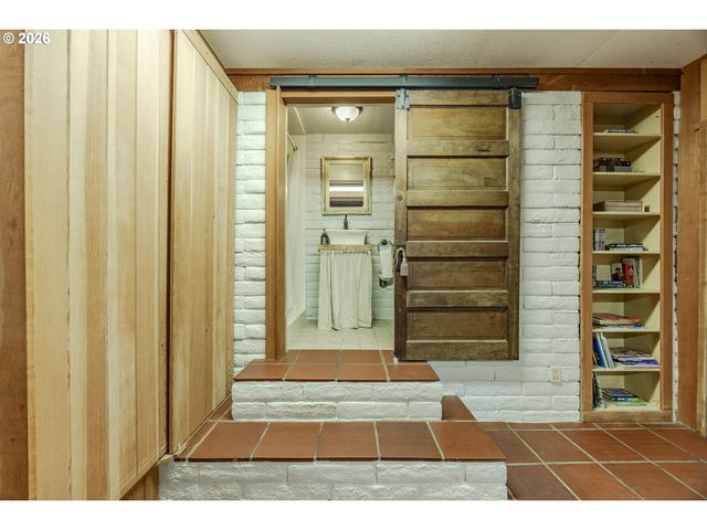 1820 E 28TH Ave, Eugene, OR 97403