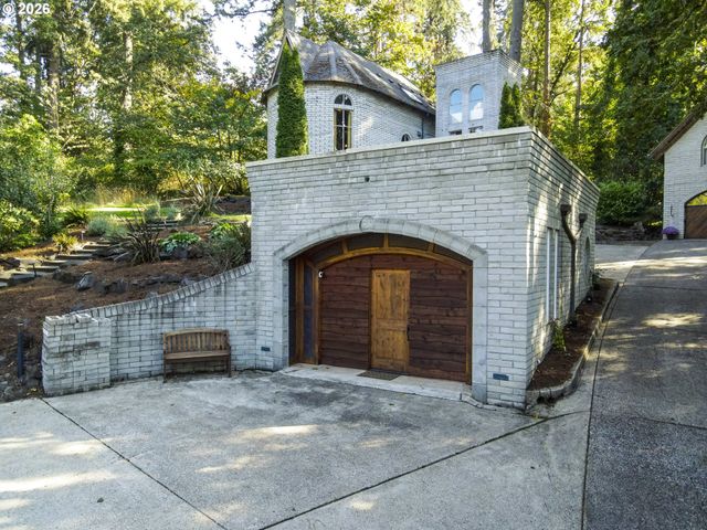 1820 E 28TH Ave, Eugene, OR 97403