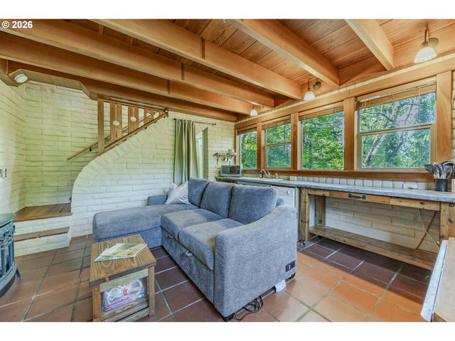 1820 E 28TH Ave, Eugene, OR 97403