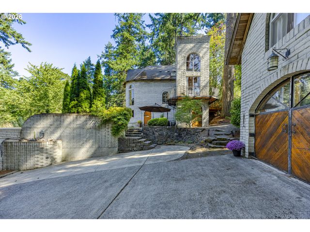 1820 E 28TH Ave, Eugene, OR 97403