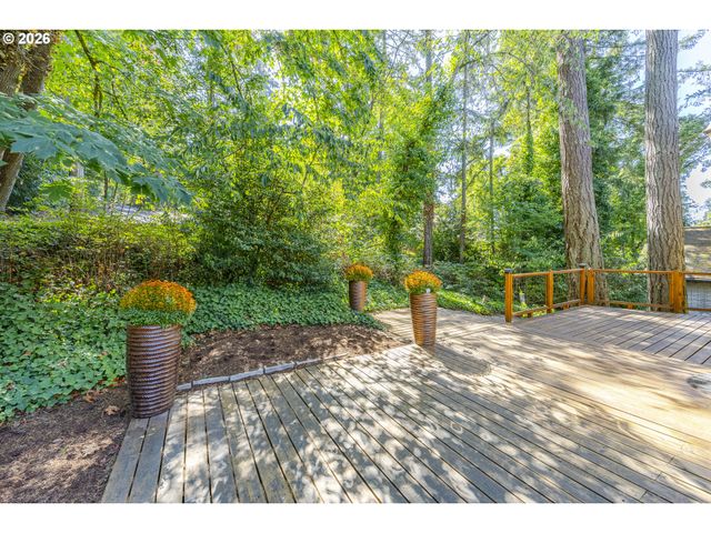 1820 E 28TH Ave, Eugene, OR 97403