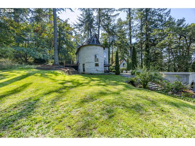 1820 E 28TH Ave, Eugene, OR 97403