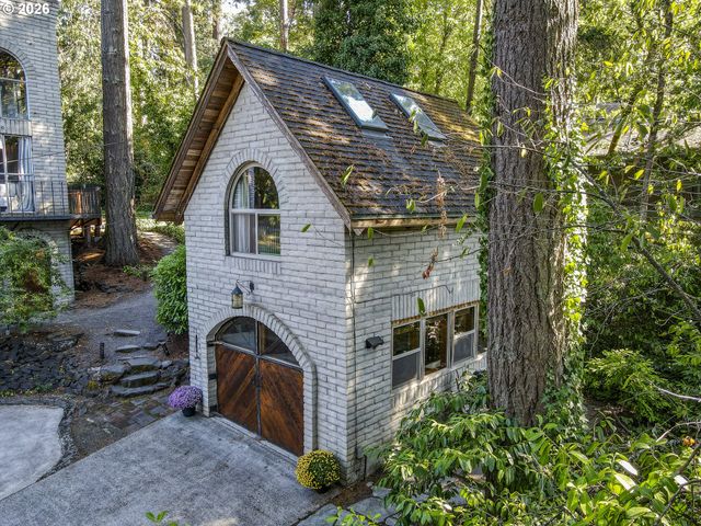 1820 E 28TH Ave, Eugene, OR 97403