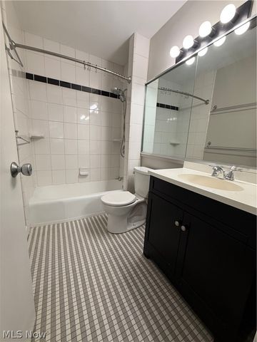 12700 Lake Avenue, Lakewood, OH 44107