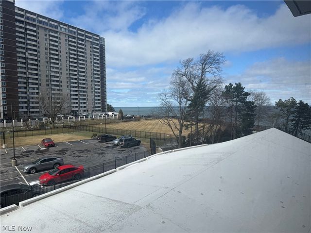 12700 Lake Avenue, Lakewood, OH 44107