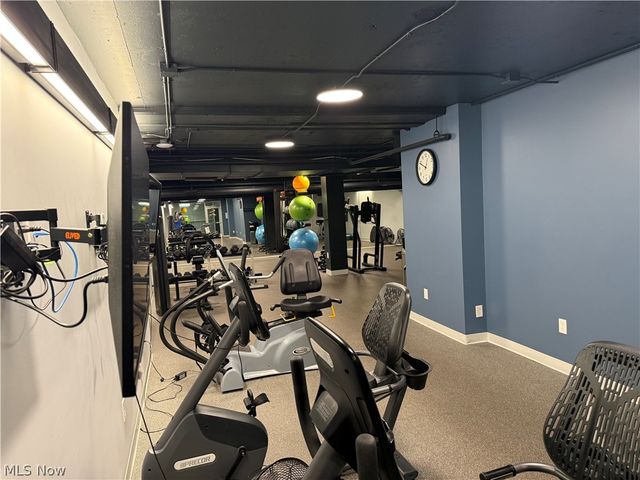 12700 Lake Avenue, Lakewood, OH 44107