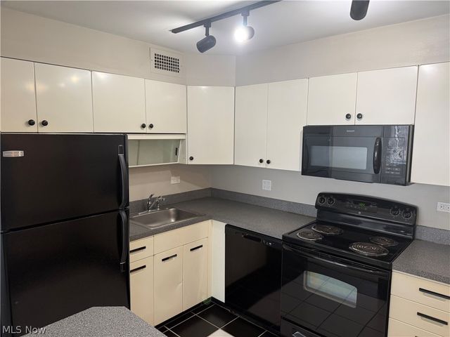 12700 Lake Avenue, Lakewood, OH 44107