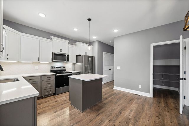 1395 Holden Drive, Clarksville, TN 37042