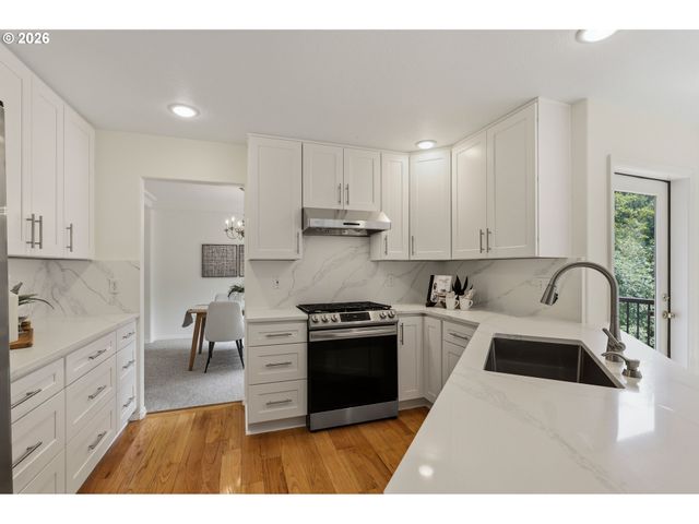 9592 Nw ARBORVIEW Dr, Portland, OR 97229