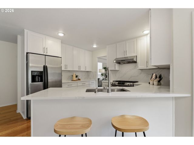 9592 Nw ARBORVIEW Dr, Portland, OR 97229