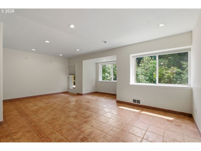 9592 Nw ARBORVIEW Dr, Portland, OR 97229