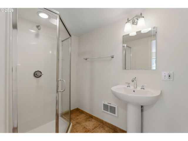 9592 Nw ARBORVIEW Dr, Portland, OR 97229