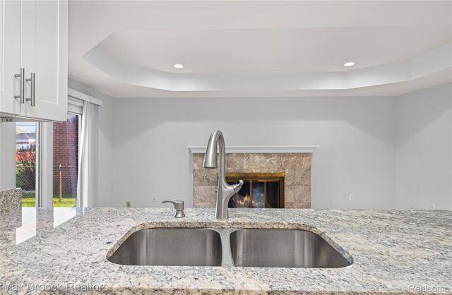 32340 Columbus Drive, Warren, MI 48088