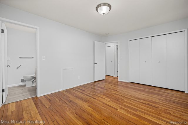 32340 Columbus Drive, Warren, MI 48088