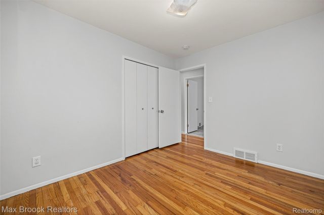 32340 Columbus Drive, Warren, MI 48088