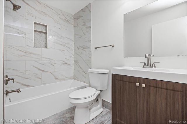 32340 Columbus Drive, Warren, MI 48088