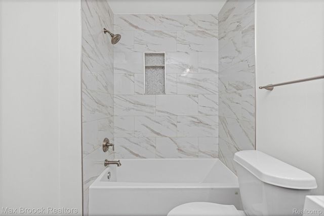 32340 Columbus Drive, Warren, MI 48088