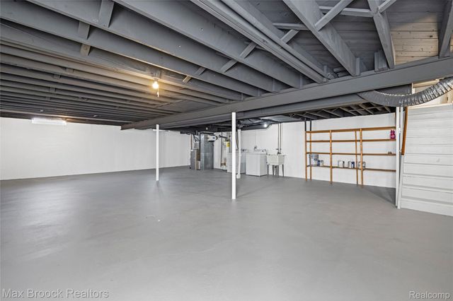 32340 Columbus Drive, Warren, MI 48088