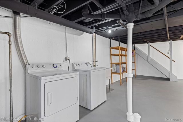 32340 Columbus Drive, Warren, MI 48088