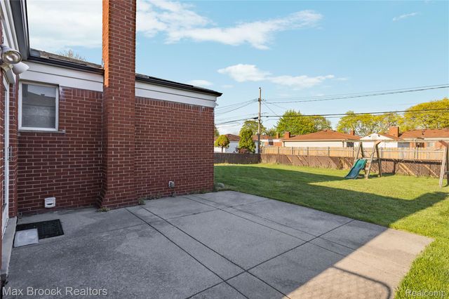 32340 Columbus Drive, Warren, MI 48088