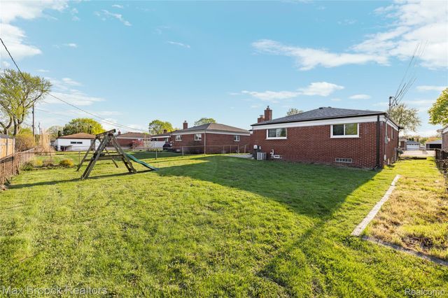 32340 Columbus Drive, Warren, MI 48088