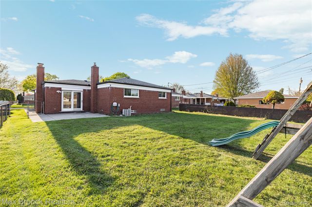 32340 Columbus Drive, Warren, MI 48088