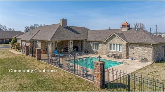 108 Saint Andrews Drive, Grove, OK 74344