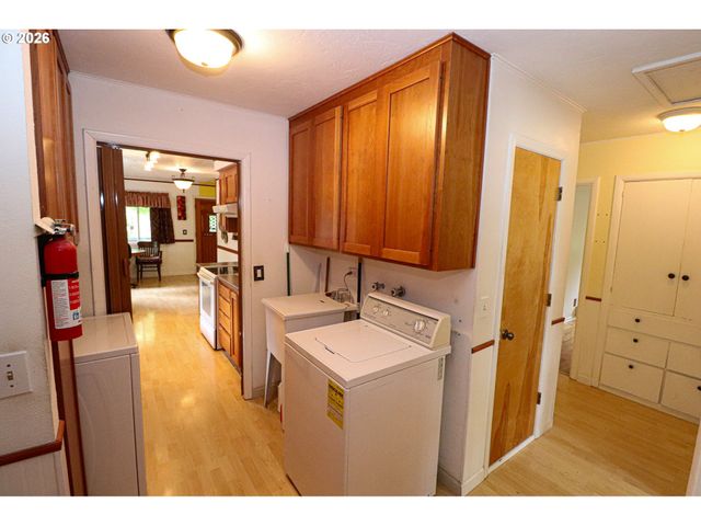 88519 PERIWINKLE Rd, Springfield, OR 97478