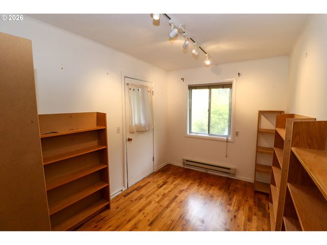 88519 PERIWINKLE Rd, Springfield, OR 97478
