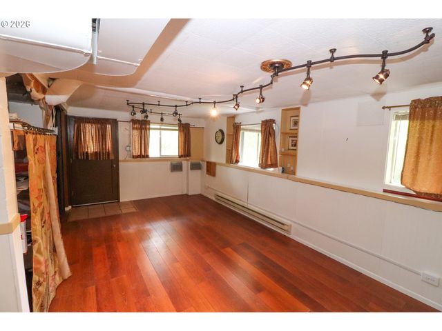 88519 PERIWINKLE Rd, Springfield, OR 97478