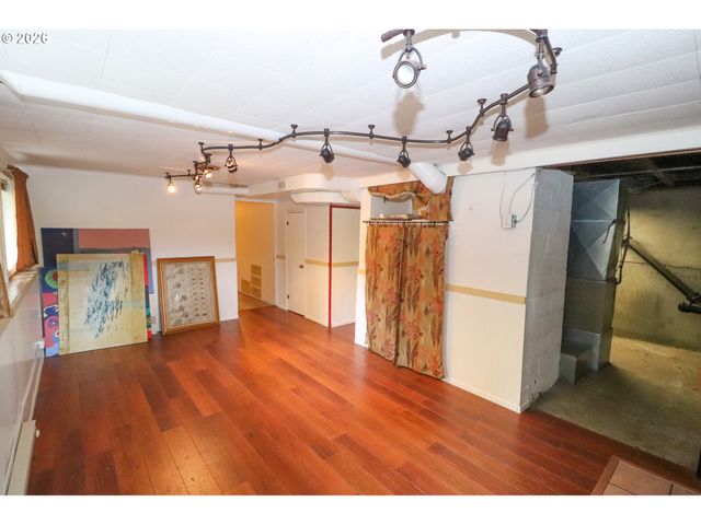 88519 PERIWINKLE Rd, Springfield, OR 97478