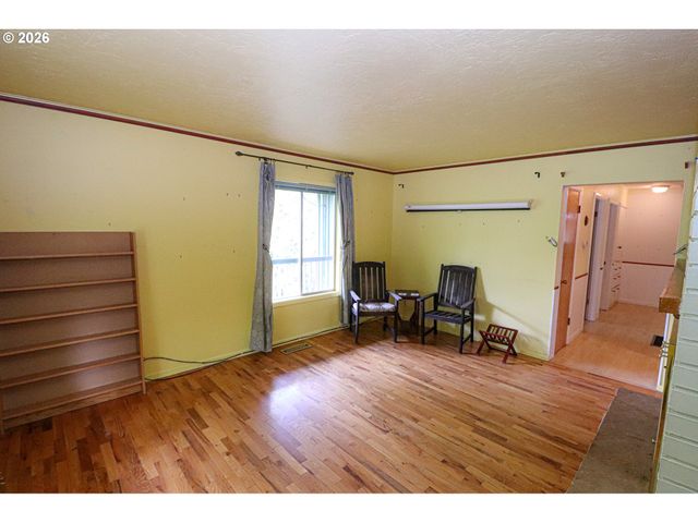 88519 PERIWINKLE Rd, Springfield, OR 97478