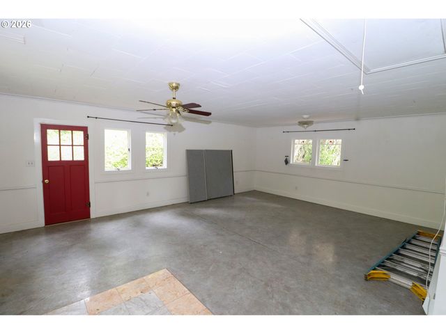 88519 PERIWINKLE Rd, Springfield, OR 97478