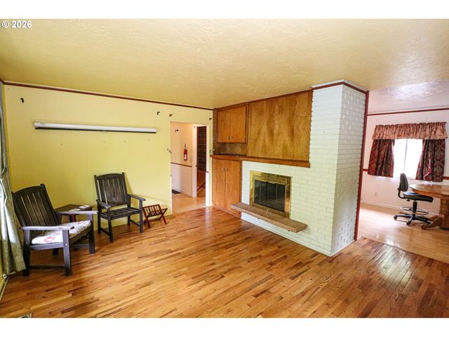 88519 PERIWINKLE Rd, Springfield, OR 97478