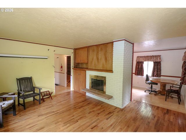 88519 PERIWINKLE Rd, Springfield, OR 97478