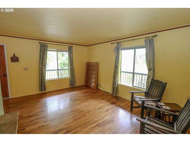 88519 PERIWINKLE Rd, Springfield, OR 97478